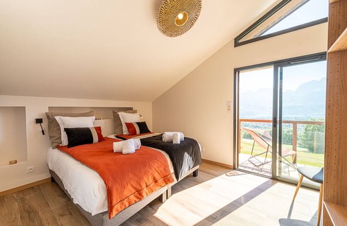 Saint-Jorioz Ski Chalet | Annecy happy lodge duplex 9 pers lake view jacuzzi
