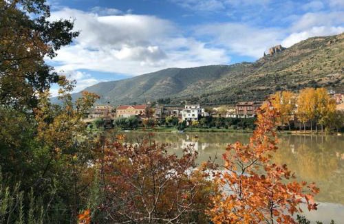 Sant Llorenc de Montgai Apartment | Apartamento a 1a linea Sant Llorenç de Montgai WhiteHouse