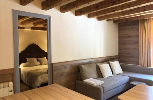 San Lorenzo de Morunys Apartment | Apartament Piteus Centre