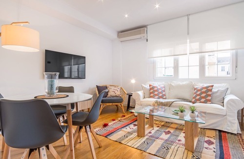 Milla de Oro Apartment | Apartamento Chic para 2 en la Golden Mile, Madrid