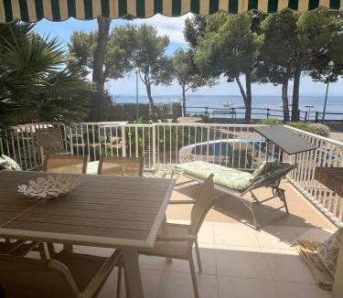 Almadraba-Canyelles Apartment | Apartamento con acceso directo a la playa AV-39