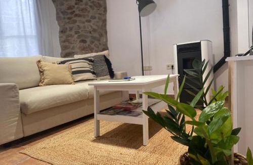 La Pobla de Lillet Apartment | Apartamento con encanto en el Pirineo