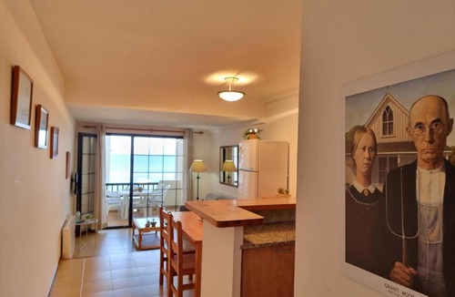 Pedrinya Apartment | Apartamento acogedor a 50m de la playa con terraza - HISP-236-124