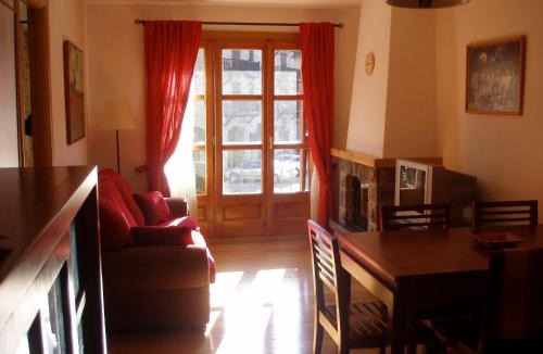Benasque Apartment | Apartamento Lamatriz Dequin Edificio Sayo 8