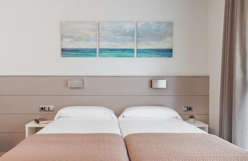 Castelldefels Apartment | Apartamentos Royal Marina Gardens