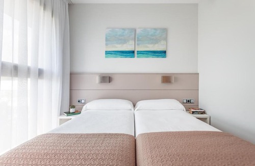 Castelldefels Apartment | Apartamentos Royal Marina Gardens