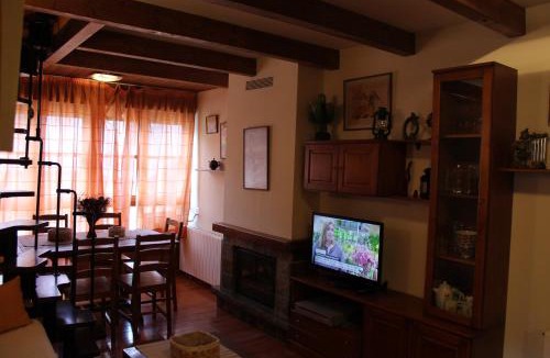 Esterri D'Aneu Apartment | Apartamentos wifi Baqueira & Aigüestortes con jardín privado