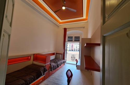 Vic Apartment | Apartaments Vicus 3, with views of the Plaza Mayor de Vic