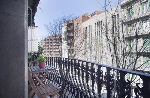 Sant Antoni Apartment | ApartEasy - Authentic Family Apartment
