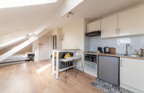 Aulnay-sous-Bois Apartment | APARTEO Studio - Gare RER à 3min - Paris 17min
