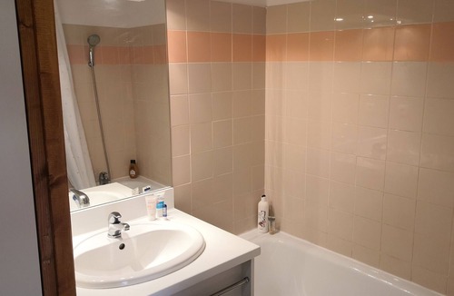 Saint-Francois-Longchamp Apartment | Apartment with mountain view family resort