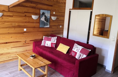 Saint-Francois-Longchamp Apartment | Apartment with mountain view family resort