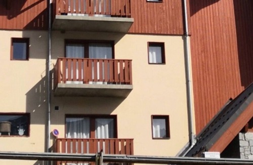 Saint-Francois-Longchamp Apartment | Apartment with mountain view family resort