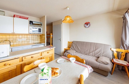 Saint-Francois-Longchamp Apartment | Apartment 5 pers, south balcony, near slopes and shops