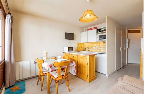 Saint-Francois-Longchamp Apartment | Apartment 5 pers, south balcony, near slopes and shops