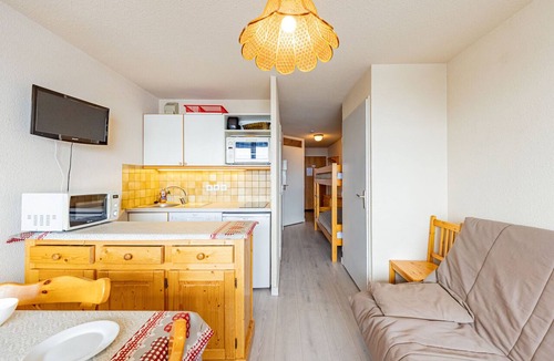 Saint-Francois-Longchamp Apartment | Apartment 5 pers, south balcony, near slopes and shops