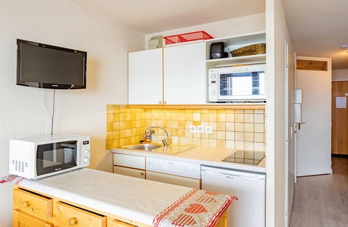 Saint-Francois-Longchamp Apartment | Apartment 5 pers, south balcony, near slopes and shops