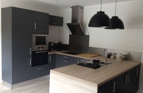 Saint-Jacques-des-Blats Apartment | Apartment with a terrace for 6 people, 200 m from the slopes