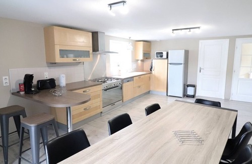 Saint-Martin-Valmeroux Apartment | Apartment Saint-Martin-Valmeroux, 4 bedrooms, 8 persons