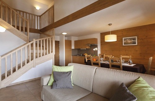 Sainte-Foy-Tarentaise Apartment | Apartment in Sainte-Foy with Ski Access