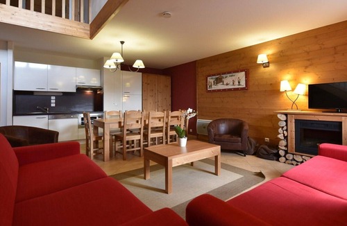 Sainte-Foy-Tarentaise Apartment | Apartment in Sainte-Foy with Ski Access