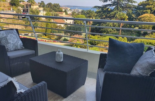La Croix des Gardes Apartment | Apartment 100m2 renovated terrace sea view