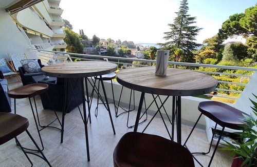 La Croix des Gardes Apartment | Apartment 100m2 renovated terrace sea view