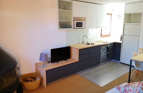 Caldegas Apartment | Apartment 2 rooms Terrace, Views, Fireplace and 6 Pax
