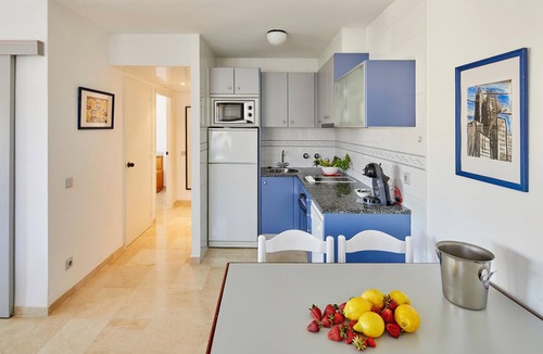 L'Estartit Apartment | APARTMENT (3 ADULTS + 2 CHILDREN) POOL VIEW