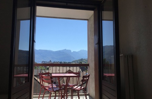 Cran-Gevrier Apartment | Apartment 40 M2 with nice view, quiet location 10mn walk from the center