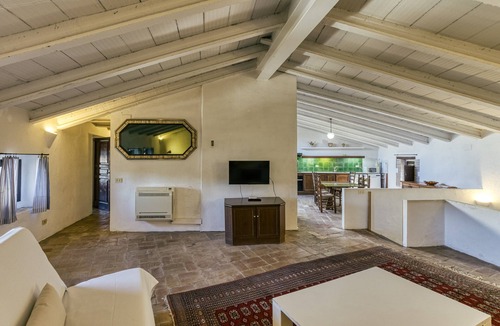 Castello d'Empuries Apartment | Apartment 'Apartaments Can Gibert-Cap De Creus' with Shared Garden, Wi-Fi and Air Conditioning