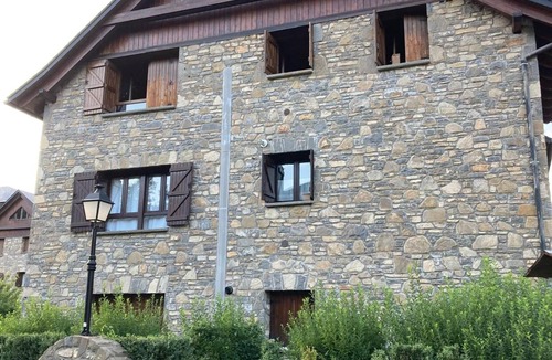 Escarrilla Apartment | Apartment 'A10 De Formigal' with Mountain View, Balcony and Wi-Fi