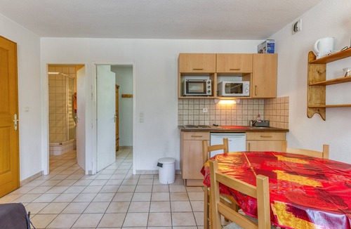 Le Bourg-d'Oisans Apartment | Apartment 'A4 Lapin' with Mountain View, Shared Garden and Wi-Fi