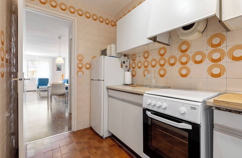 Sant Salvador Apartment | Apartment 'Apartament Platja De Sant Salvador' with Private Terrace, Balcony and Wi-Fi