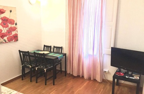 El Congres i els Indians Apartment | Apartment Aptucat