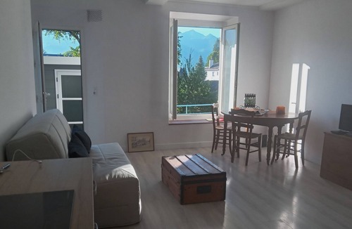 Argeles Gazost Apartment | Apartment at the foot of the Pyrenees with a large terrace overlooking the mountains