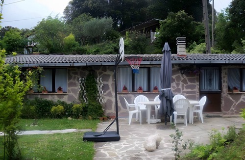 Anotz Apartment | Apartment 'Basterretxea II' with Mountain Views, Private Terrace and Wi-Fi