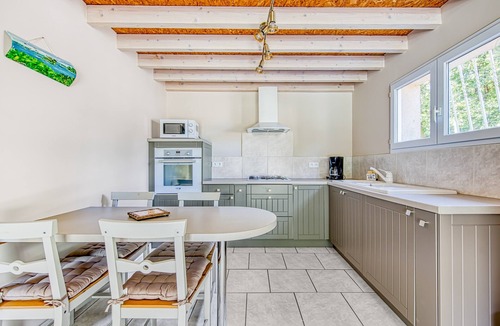 Queyrac Apartment | Apartment Between Vineyards and Ocean – A Nature Escape with Comfort