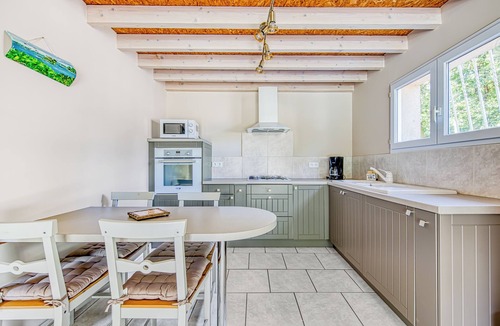 Queyrac Apartment | Apartment between Vineyards and Ocean – A Nature and Comfort Getaway