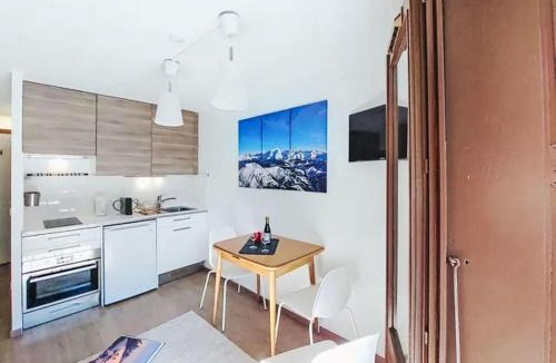 Chamonix City Centre Apartment | Apartment Blanc Neige by Interhome