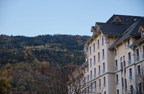 Allevard Apartment | Apartment 'Bulle Enchantée Lac Et Montagne' with Shared Pool, Balcony and Wi-Fi