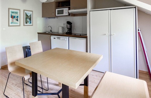 Ax-les-Thermes Apartment | Apartment cabin with mountain views – sleeps 4