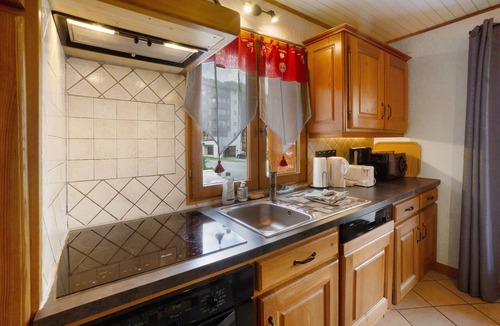 Villarodin-Bourget Apartment | Apartment 'Chez Stephane Et Estelle' with Mountain View, Shared Terrace and Wi-Fi