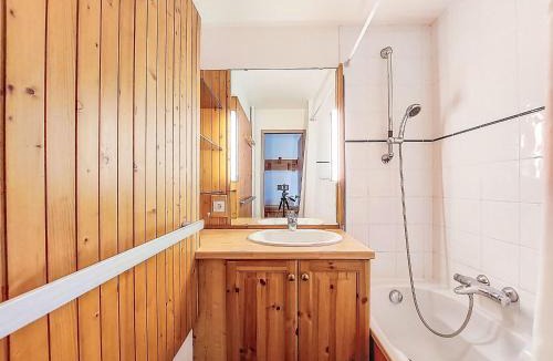 Les Menuires Apartment | Apartment Chavière 120 by Interhome