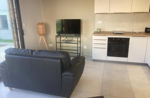Espaly-Saint-Marcel Apartment | Apartment “Du Puy En Velay à Compostelle” with Shared Pool, Private Garden and Wi-Fi