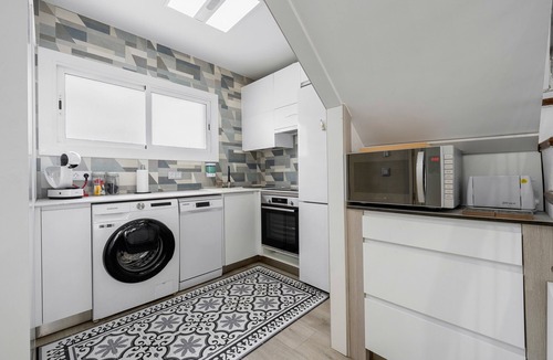 Calafell Apartment | Apartment 'Duplex Center' with Balcony, Wi-Fi and Air Conditioning