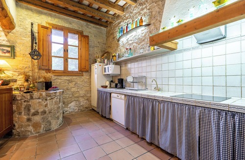 Conesa Apartment | Apartment 'El Clos 1' with Mountain Views, Private Terrace and Wi-Fi
