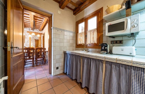 Conesa Apartment | Apartment 'El Clos 2' with Balcony and Wi-Fi