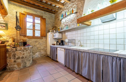 Conesa Apartment | Apartment 'El Clos 2' with Balcony and Wi-Fi