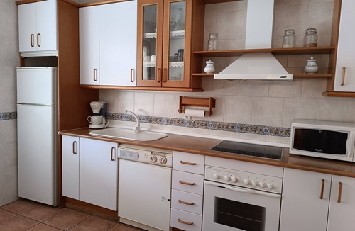 Consuegra Apartment | Apartment 'Entrada' with Shared Terrace, Wi-Fi and Air Conditioning